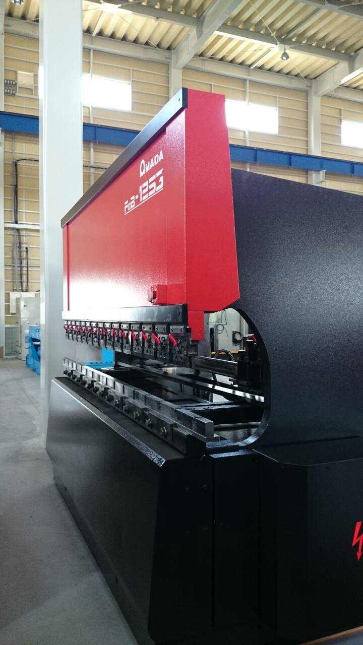 AMADA FBD 1253 折床機
