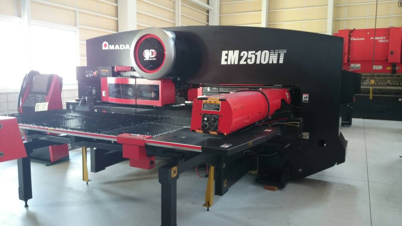 AMADA EM2510NT 沖床機