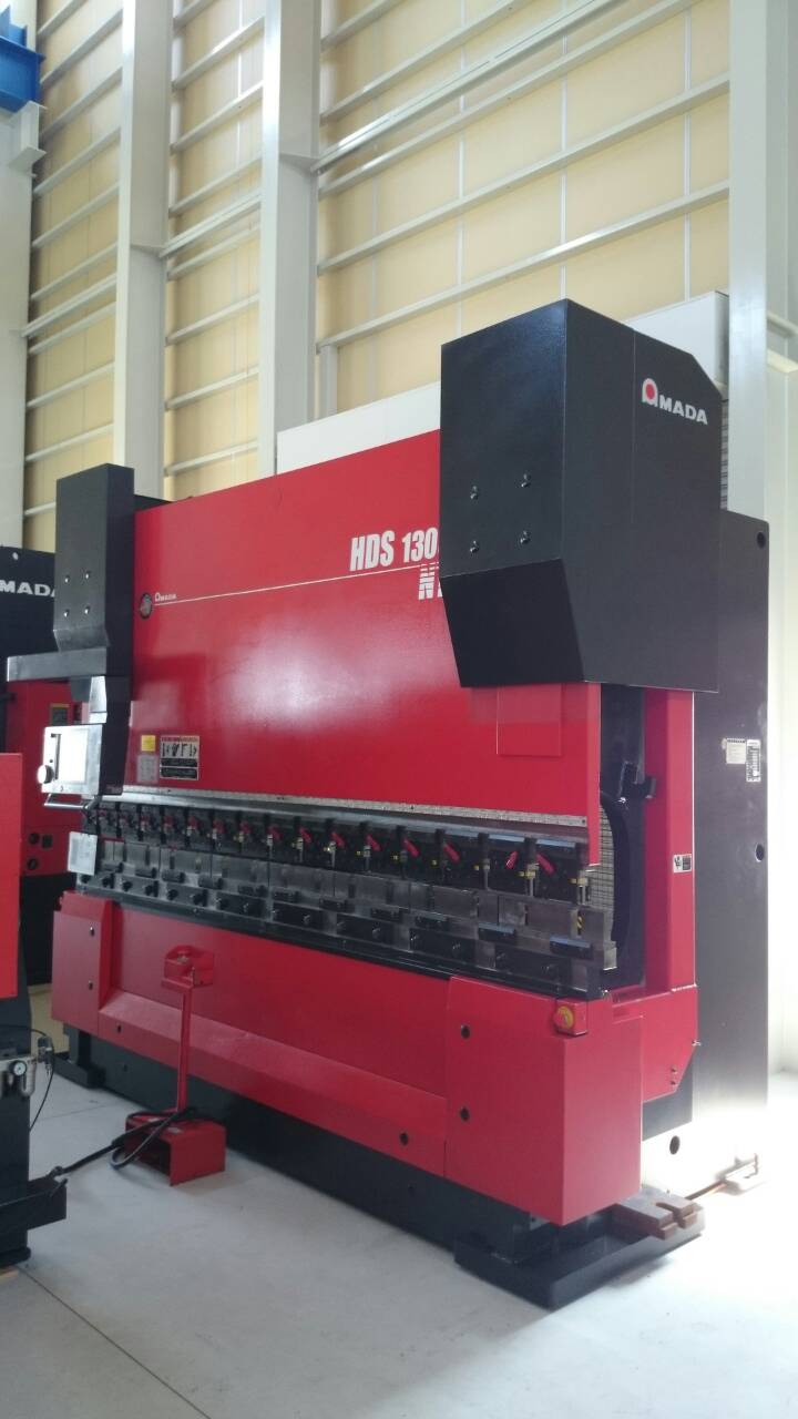 AMADA HDS 1303NT 折床機