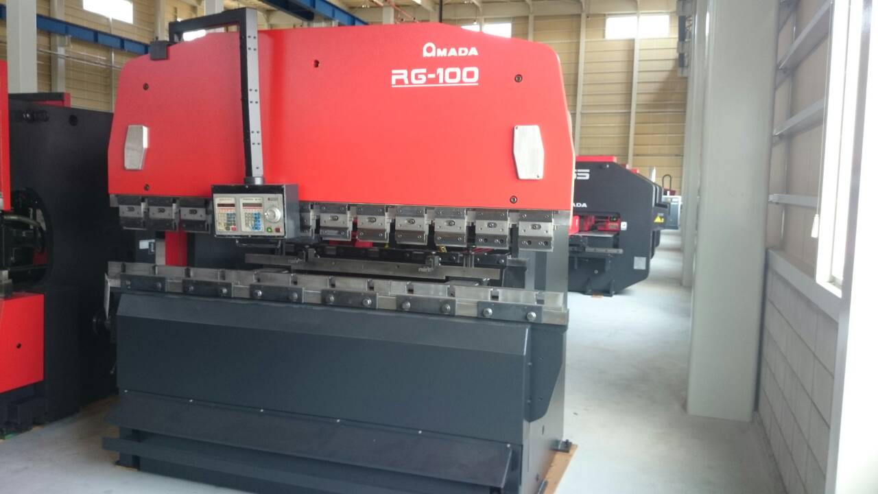 AMADA RG100 折床機