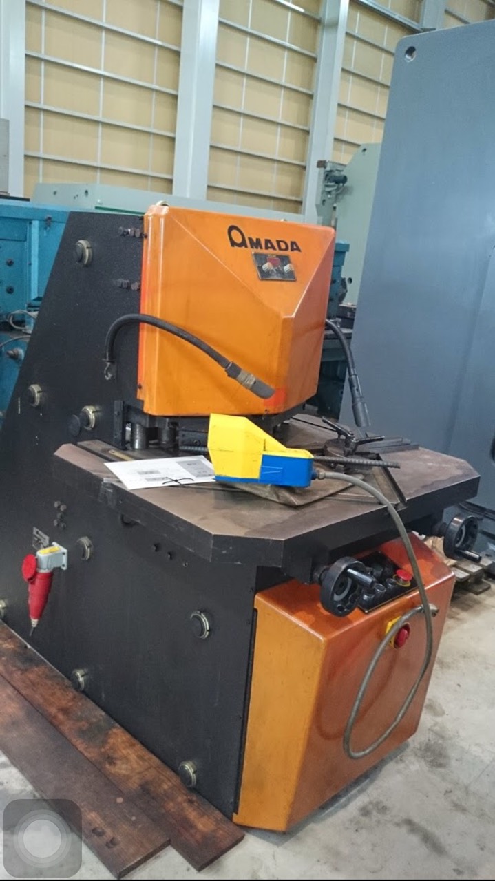 AMADA 切角機