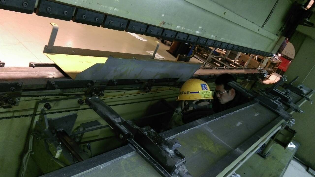 小松折床機 PHS300-62