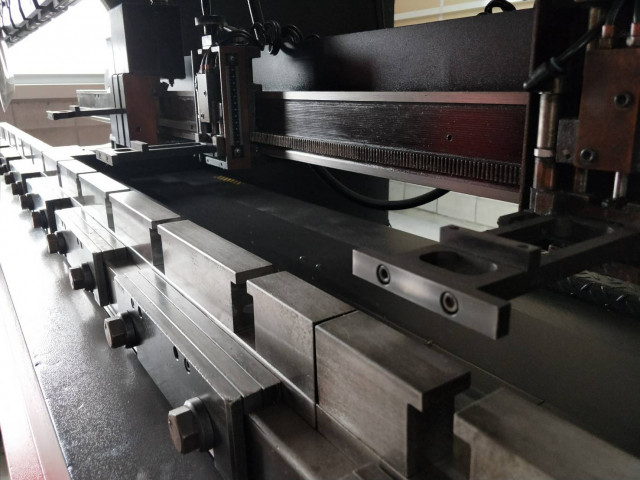 AMADA FBD2004FS